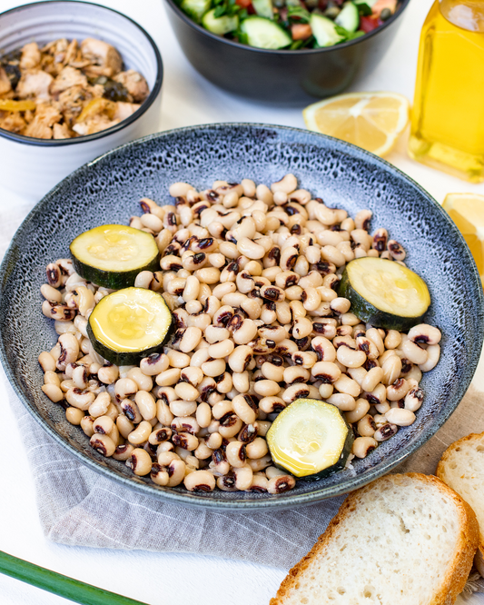 Louvi Mavromati Me Kolokoui – Black Eyed Peas With Zucchini