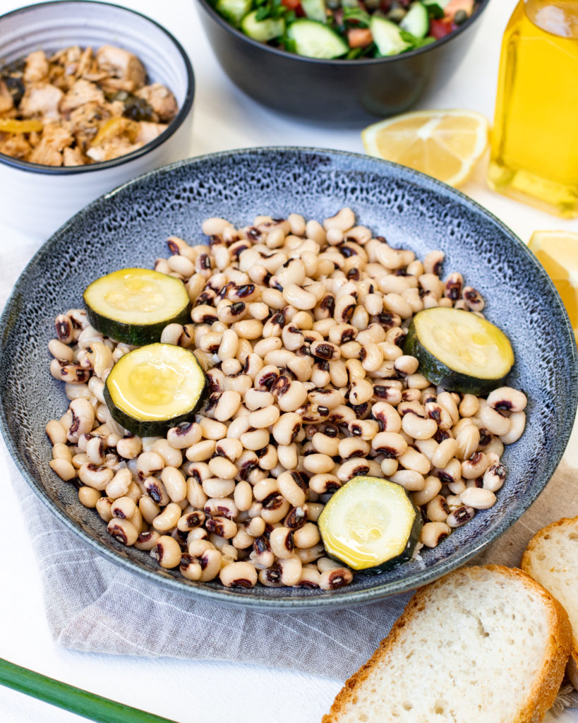 Louvi mavromati me kolokoui - Black eyed peas with zucchini - My Family ...